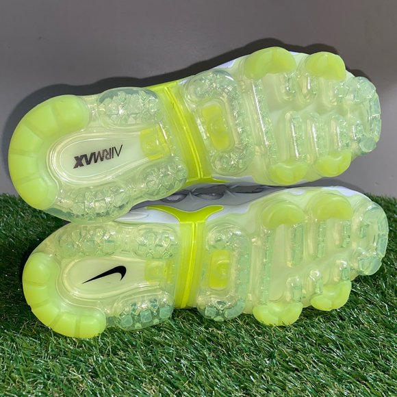 Women\'s Nike Air Vapormax Plus Photon Dust White Volt Black DQ4695-001 Size 8